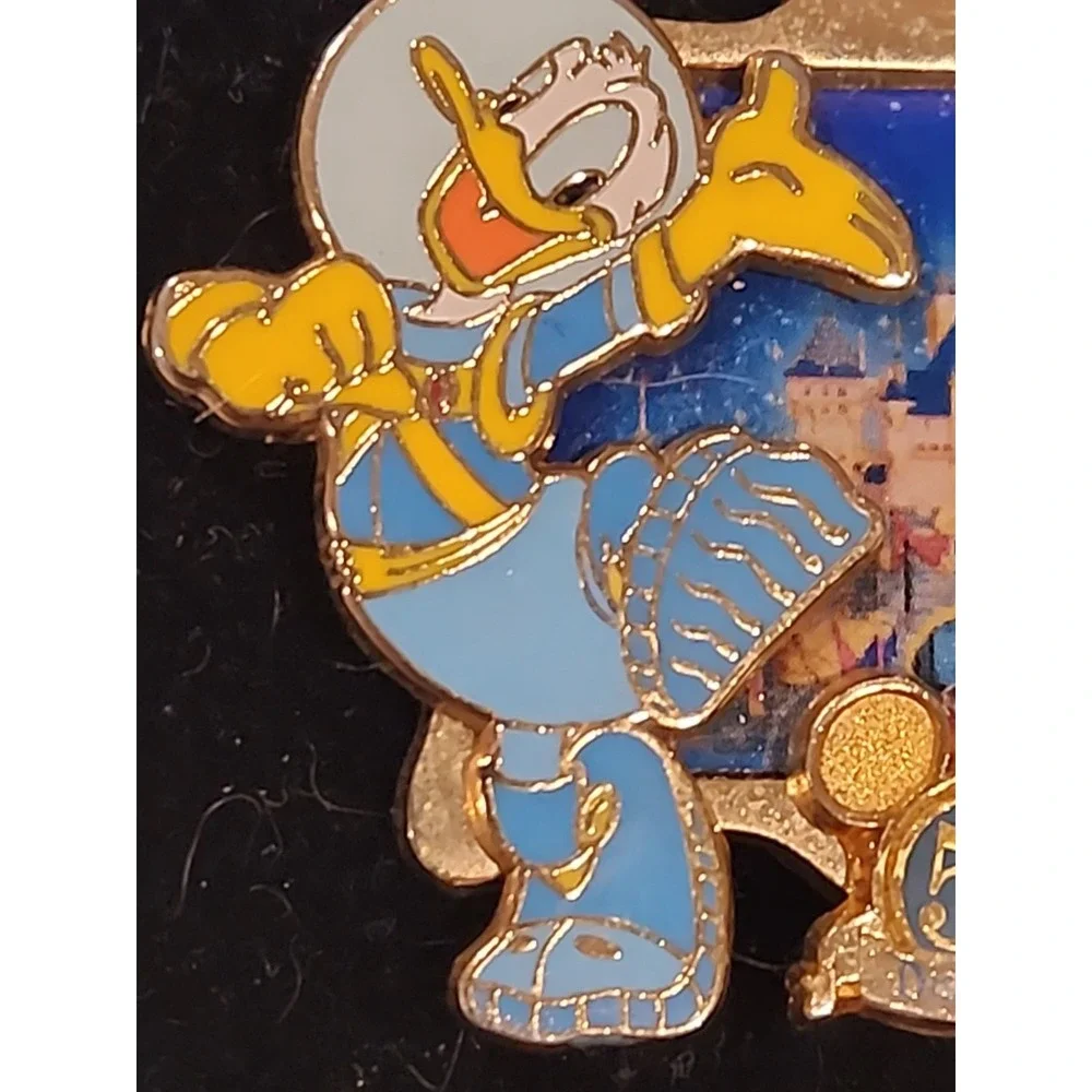 Vintage‎ Disney Pin Donald Duck Happiest Homecoming On Earth Disneyland 50 38490